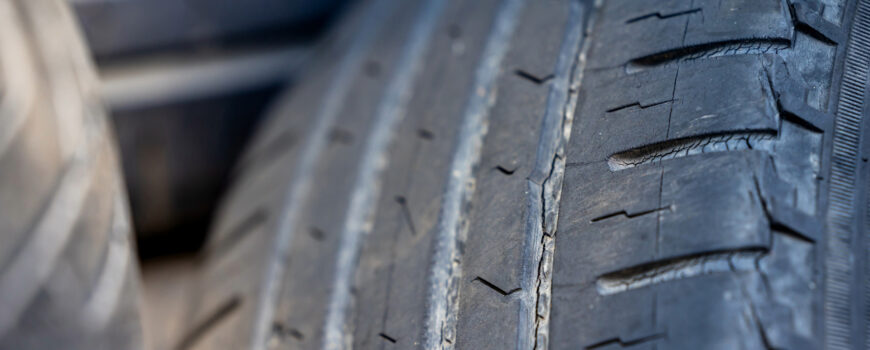 cambiar neumatico gastado en Vigo